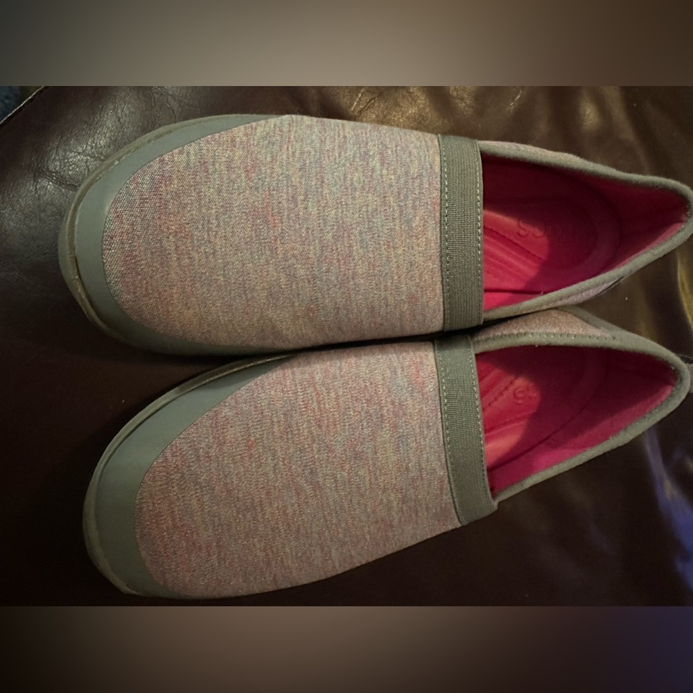 Crocs size 8 - Picture 2 of 8